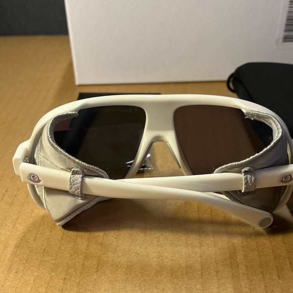 Authentic Moncler Diffractor Smoke Silver Flash oversized Unisex sun glasses - Picture 5 of 12